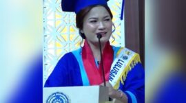 Laura Amandasari, mahasiswi Kristen Protestan dari Fakultas Hukum UMSU yang dinobatkan sebagai lulusan terbaik