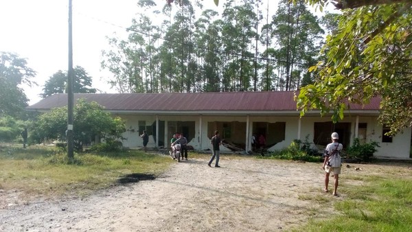 Mess karyawan rusak parah usai di amuk gajah sumatera di Siak