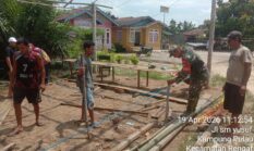 Jalin Keakraban dengan Mitra Karib, Babinsa Koramil 01/Rengat Laksanakan Komsos di Wilayah Binaan