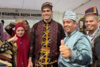 {"remix_data":[],"remix_entry_point":"challenges","source_tags":[],"origin":"unknown","total_draw_time":0,"total_draw_actions":0,"layers_used":0,"brushes_used":0,"photos_added":0,"total_editor_actions":{},"tools_used":{"transform":1},"is_sticker":false,"edited_since_last_sticker_save":true,"containsFTESticker":false}