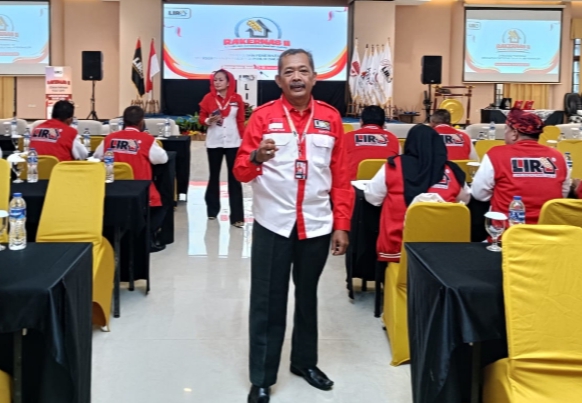Bupati LIRA Inhu, Safari Prasetyo, SH
