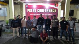 Tim Resmob Jembalang Polresta Pekanbaru ringkus 2 orang kolektor leasing di Pekanbaru, Sabtu (31/1)