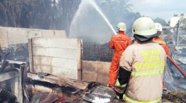 Kebakaran gudang penyimpanan BBM Solar di Pekanbaru
