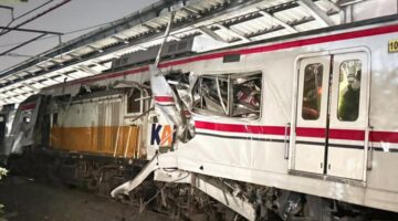 Breaking News! KAJJ Bertabrakan dengan KRL Commuter Line di Stasiun Bekasi Timur