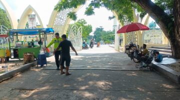 Balita Usia 3 Tahun di Pekanbaru Tewas Usai Ditabrak Avanza Didepan Masjid Agung An Nur