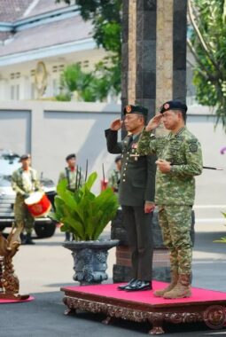 Pererat Kemitraan Strategis, Panglima TNI Terima Courtesy Call Panglima Angkatan Tentera Malaysia