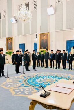 Reshufle Kabinet, Prabowo Lantik Sejumlah Tokoh dan Pejabat, Berikut Daftarnya!