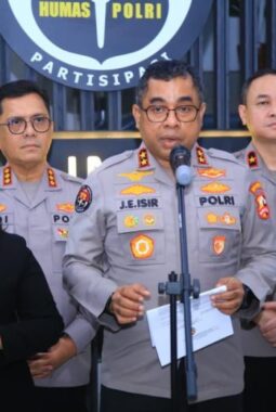 Polri Larang Anggota Lakukan Live Streaming Saat Bertugas, Tegaskan Profesionalitas di Media Sosial