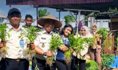 Lapas Narkotika Rumbai Panen Kangkung, Warga Binaan Dilibatkan dalam Program Ketahanan Pangan