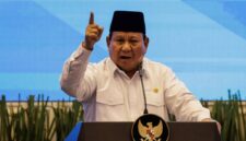 Indonesias President Prabowo Subianto speaks during the launch of a new system for directly transferring allowances to regional public school teachers' bank accounts at the Primary and Secondary Education Ministry in Jakarta on March 13, 2025. (Photo by Yasuyoshi CHIBA / AFP)