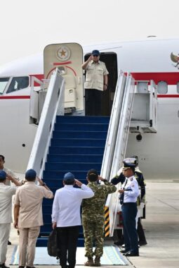 Presiden Prabowo Tiba di Pekanbaru, Pantau Penanganan Karhutla di Rimbo Panjang Kampar