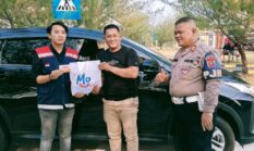 Sambut Akhir Pekan, PJR Tol Pekbang dan Manajemen HK Gelar Aksi Simpatik Tingkatkan Kesadaran Pengendara