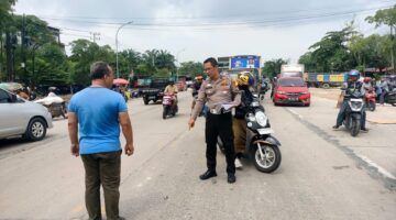 Pengendara Motor Tewas Ditempat Usai Alami Kecelakaan dengan Truk di Jalan Siak II Pekanbaru