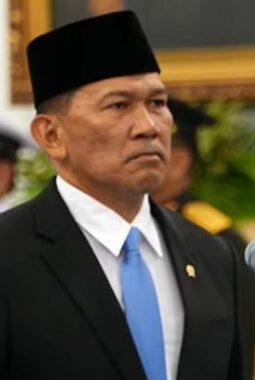 Prabowo Lantik Letjen TNI Kristomei Sianturi sebagai Kepala BNPB Gantikan Letjen TNI Suharyanto