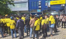 Puluhan Pengemudi Segel Kantor Maxim Pekanbaru, Tolak Program Berbayar